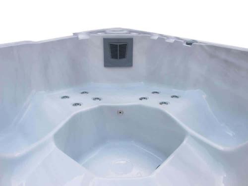 Image of IQue Milan Hot Tub