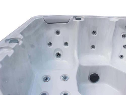 Image of IQue Milan Hot Tub