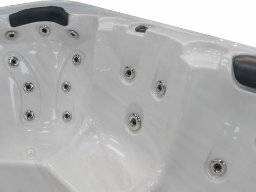 Image of IQue Milan Hot Tub