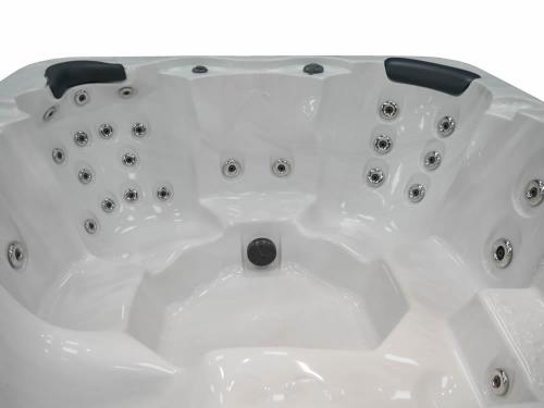 Image of IQue Tonga Hot Tub